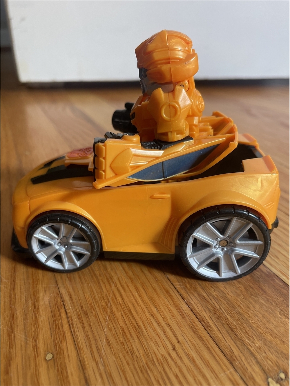 Transformers Bumblebee Bumper Battlers Action Figure Transforms 2008 Hasbro Tomy - Picture 5 of 9